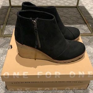 TOMs Avery Wedge Booties